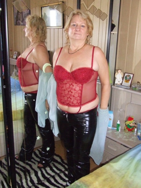 gammel bestemor femdom elskerinne sex topp bilder